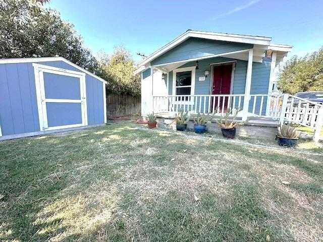 photo 2: 322 F Street, Lemoore CA 93245