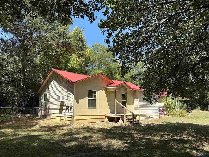 photo 1: 1005 Pine St., Daingerfield TX 75638