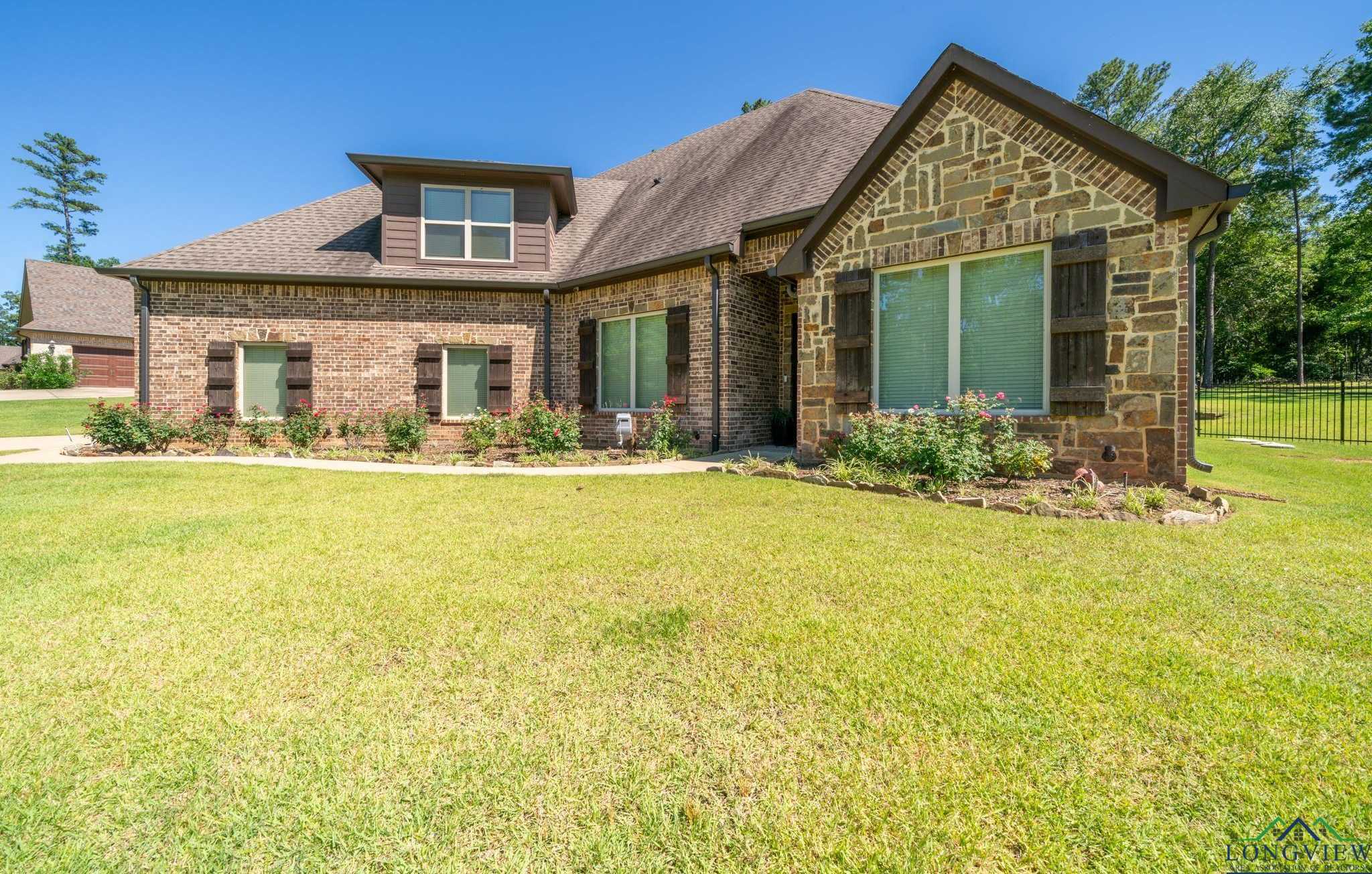 photo 1: 265 Magnolia Ln, Gladewater TX 75647