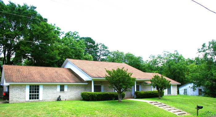 photo 1: 402 Smithland St, Linden TX 75563