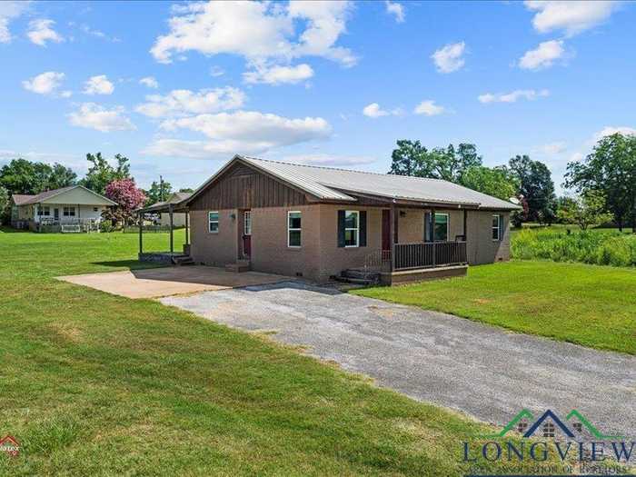 photo 2: 506 W Henderson, Mount Enterprise TX 75681