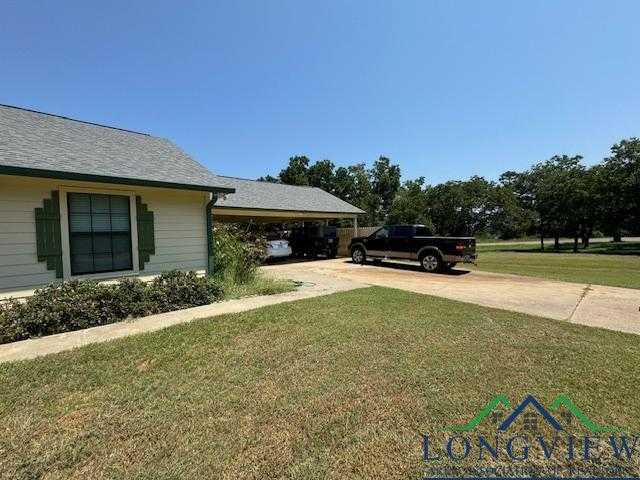 photo 3: 204 Connor Street, Daingerfield TX 75638