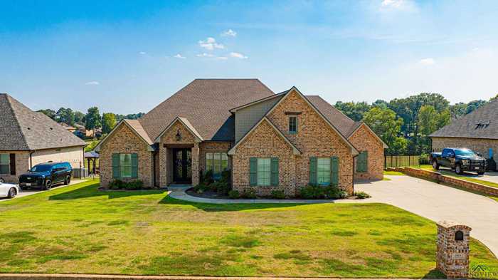 photo 2: 2901 Fairway Oaks Lane, Longview TX 75605