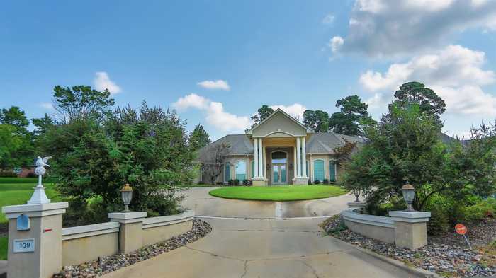 photo 2: 109 Oakwood Estates Blvd, Marshall TX 75672