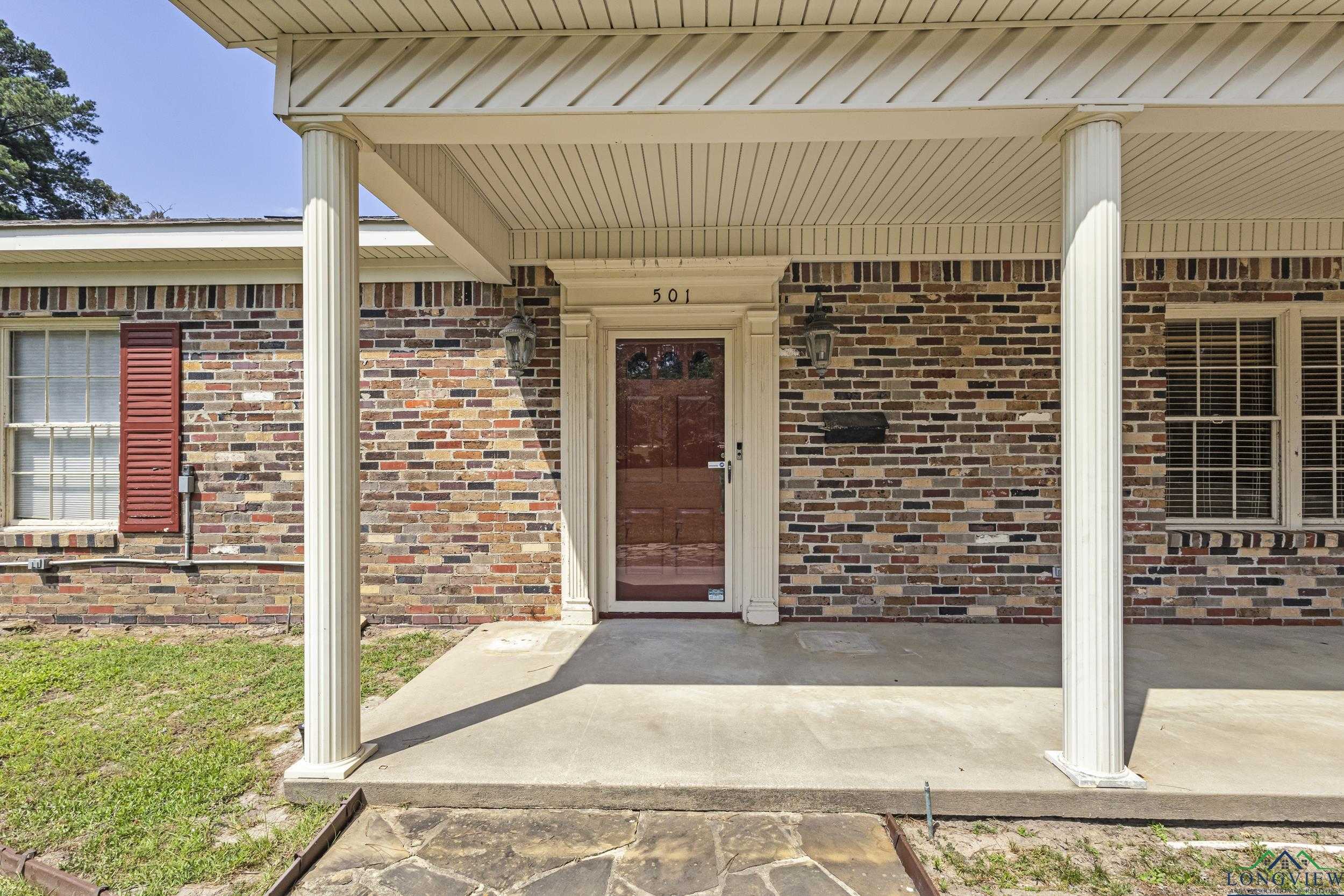 photo 3: 501 Miller Dr, Marshall TX 75627