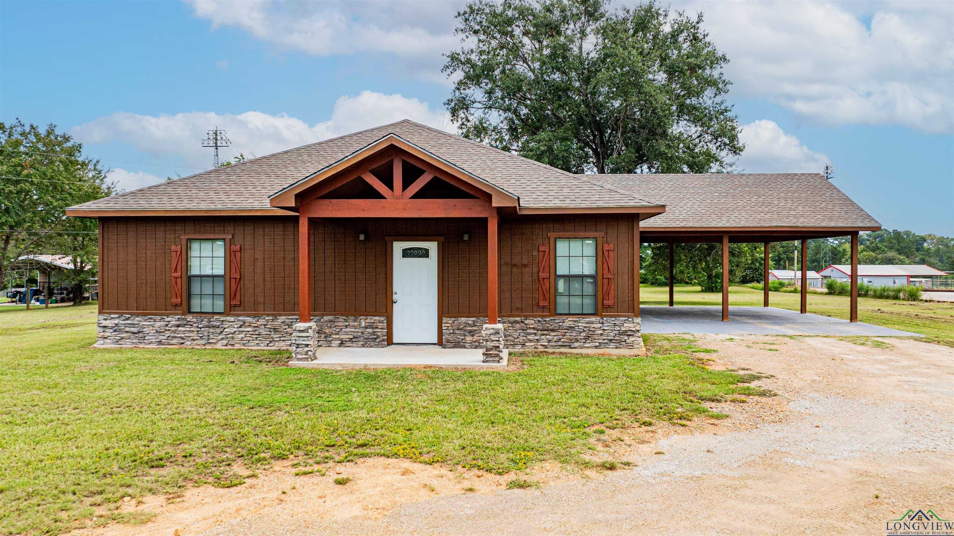 photo 1: 298 Oakwood Rd, Gladewater TX 75647