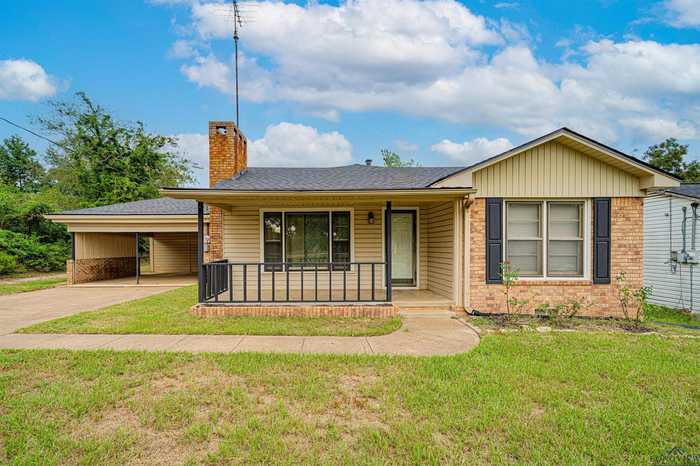 photo 1: 409 S Evenside Avenue, Henderson TX 75654