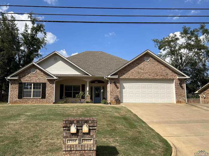 photo 1: 2104 E Harold St, Gladewater TX 75647