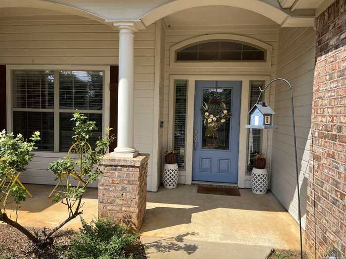 photo 2: 2104 E Harold St, Gladewater TX 75647