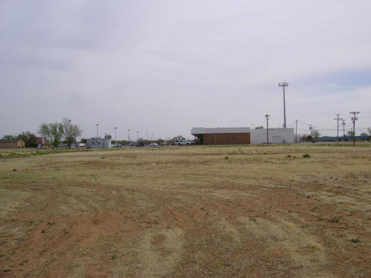 photo 2: Clubview Drive, Levelland TX 79336