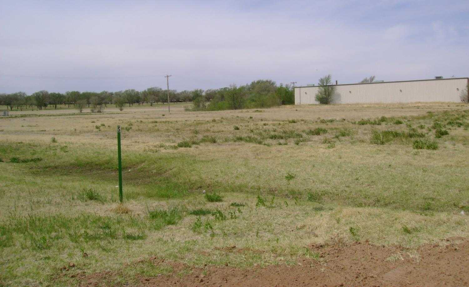 photo 3: Clubview Drive, Levelland TX 79336