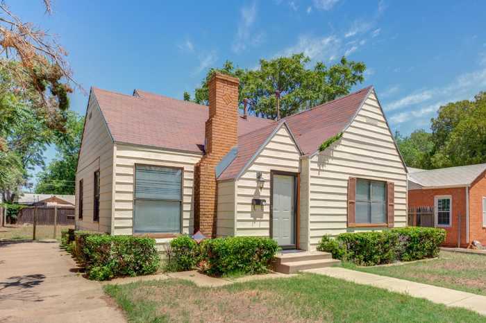 photo 2: 25th Street, Lubbock TX 79411