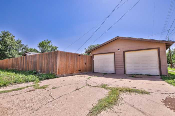 photo 34: 32nd Street, Lubbock TX 79410