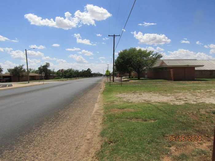 photo 8: 505 Cactus Drive, Levelland TX 79336