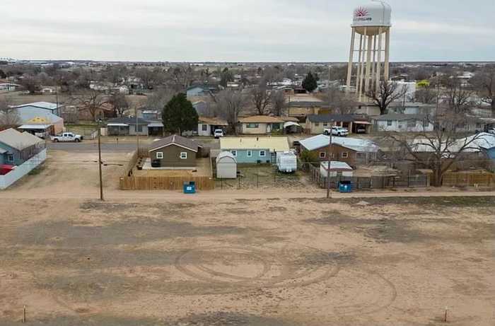 photo 2: Lincoln Street, Levelland TX 79336