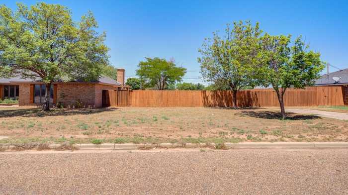 photo 2: Poplar Street, Levelland TX 79336