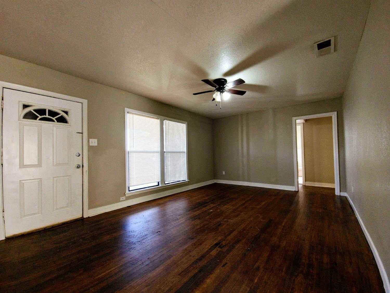 photo 3: 32nd Street, Lubbock TX 79410