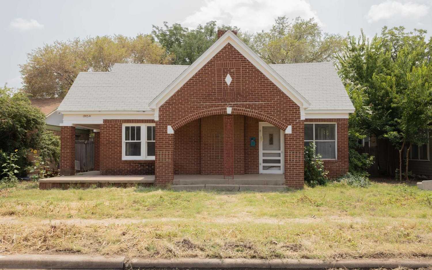 photo 1: 17th Street, Lubbock TX 79401