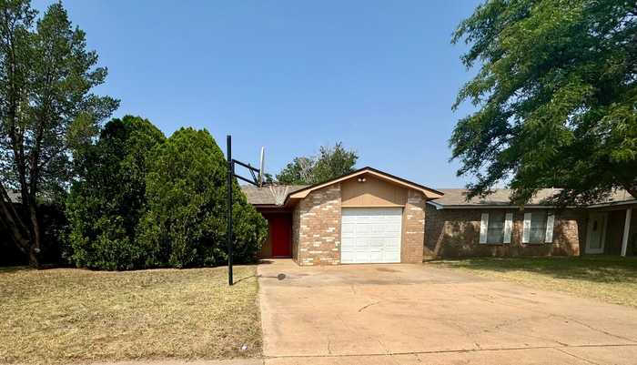 photo 2: Norwich Avenue, Lubbock TX 79407