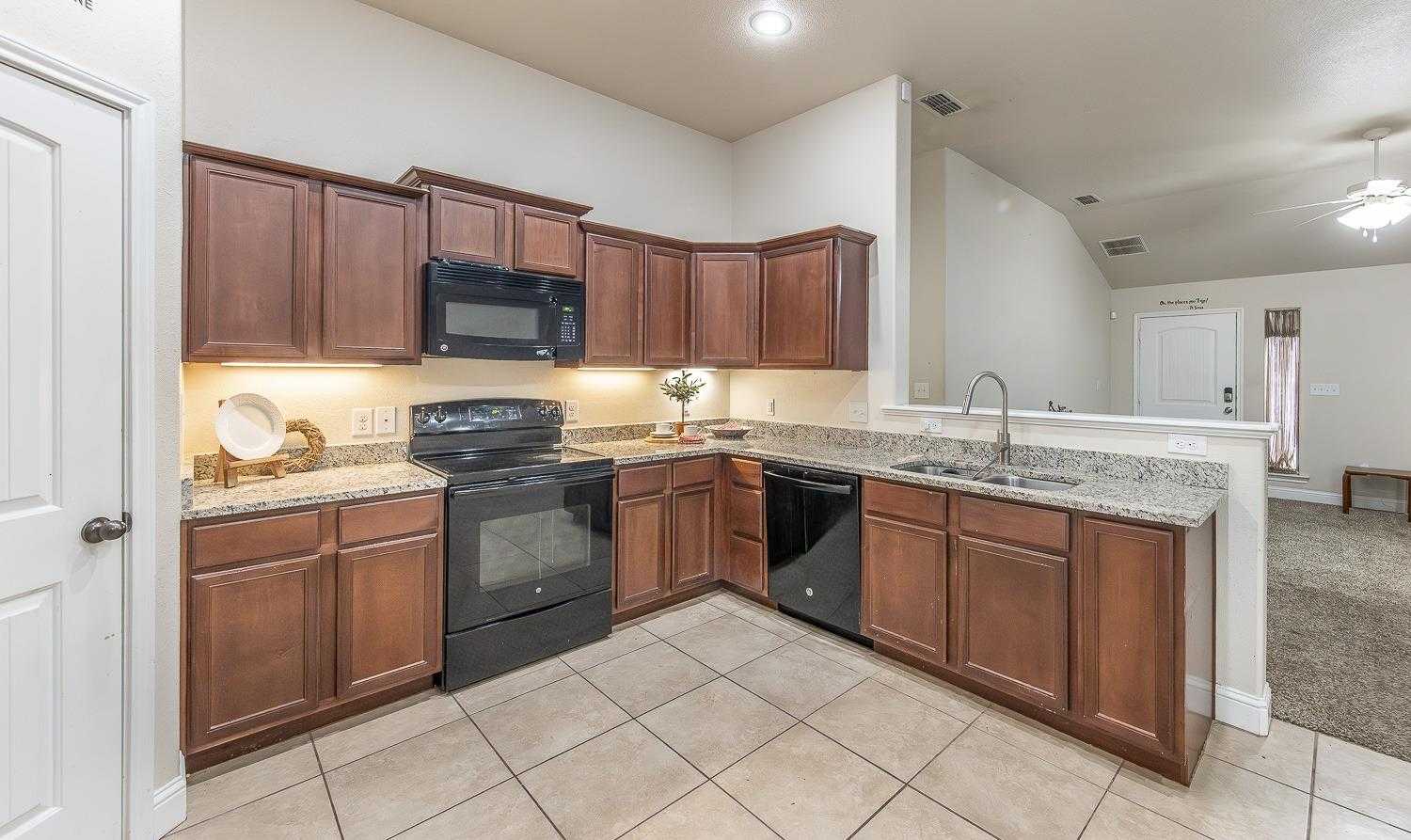 photo 3: 35th Street, Lubbock TX 79407