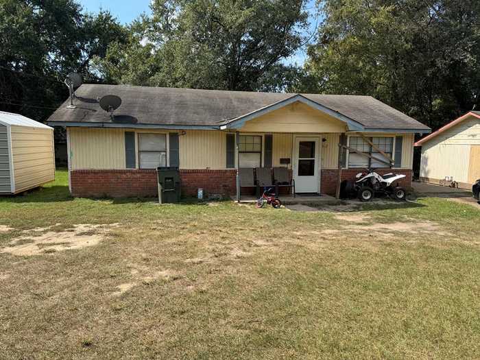 photo 1: 812 Moore, Nacogdoches TX 75964