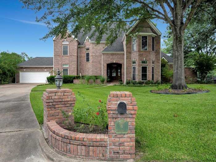 photo 1: 4 Baltusrol Court, Lufkin TX 75901