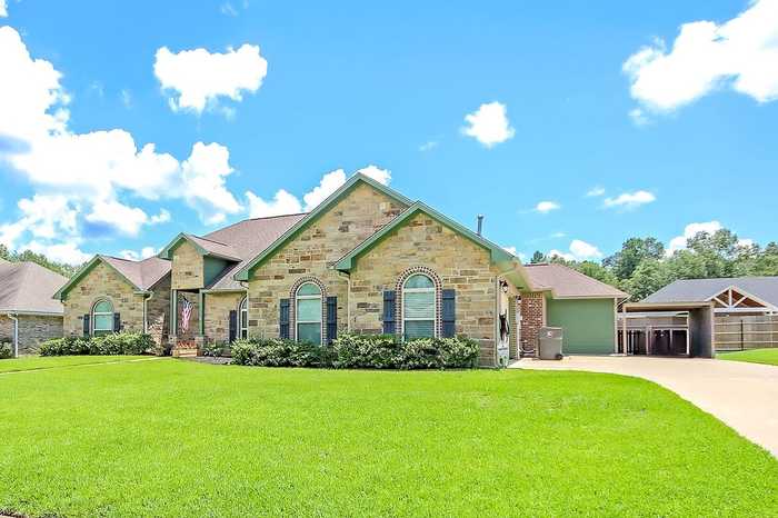 photo 2: 112 Copperwood Loop, Lufkin TX 75901