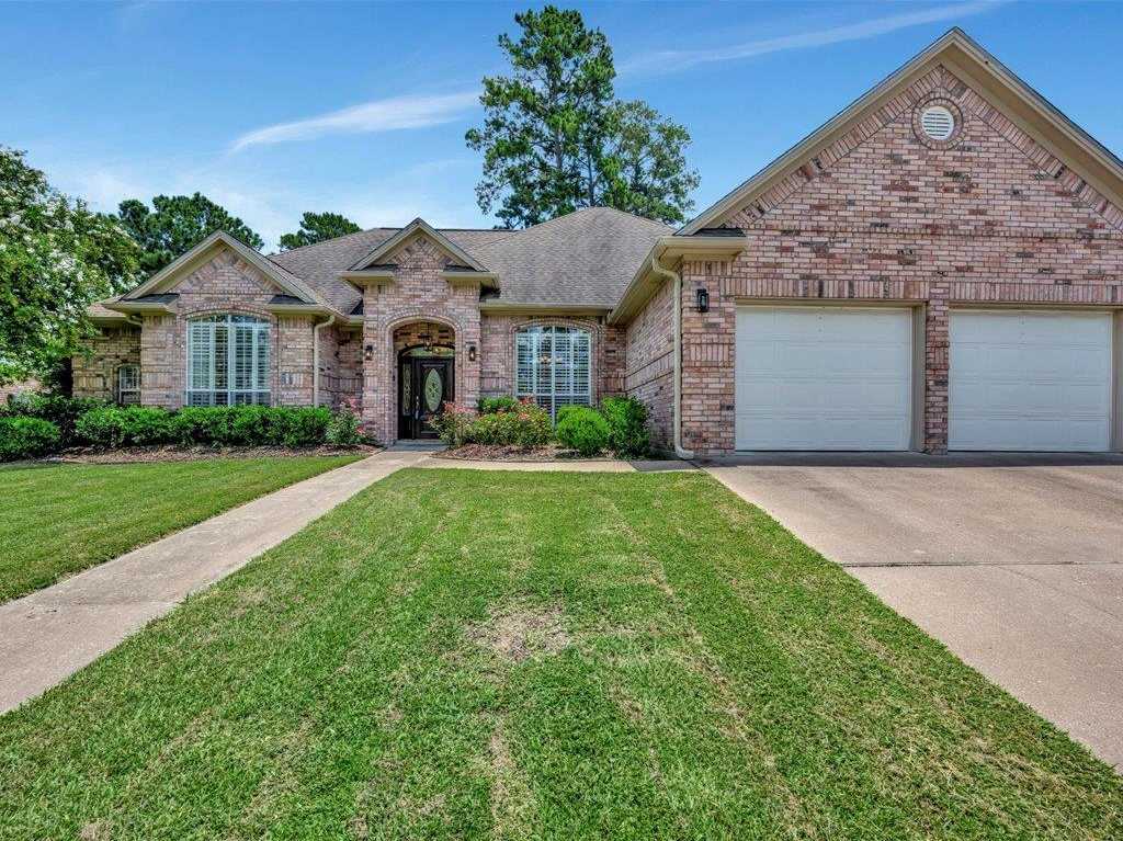 photo 1: 305 Sawgrass Circle, Lufkin TX 75901