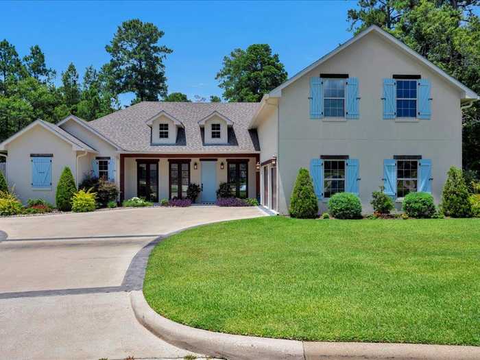 photo 1: 210 Mission Hills Drive, Lufkin TX 75901