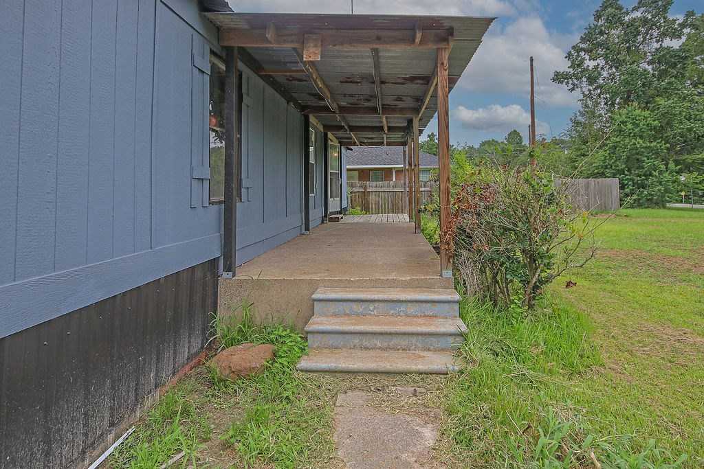 photo 3: 802 Tower Lane, Lufkin TX 75901