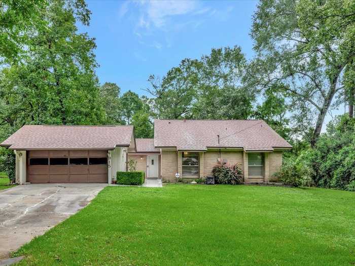 photo 1: 915 Westbury, Lufkin TX 75901