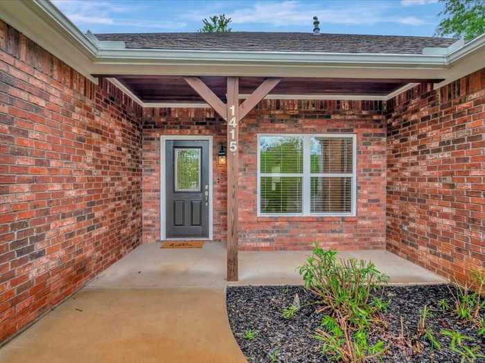 photo 1: 1415 Tanglewood Circle, Nacogdoches TX 75961