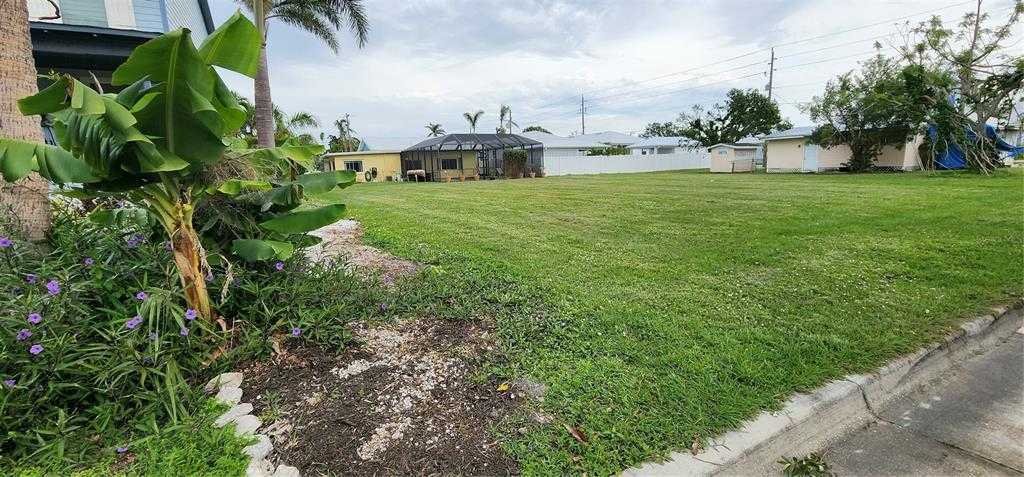 photo 3: 316 DURRANCE STREET, PUNTA GORDA FL 33950