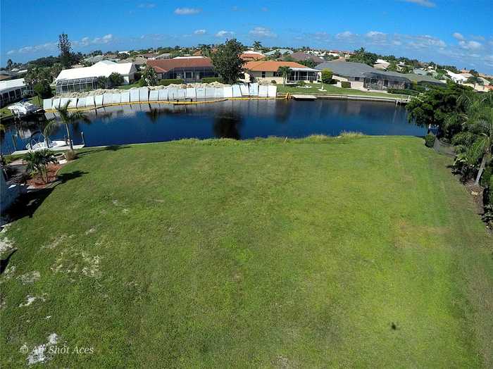 photo 1: 631 COMO COURT, PUNTA GORDA FL 33950