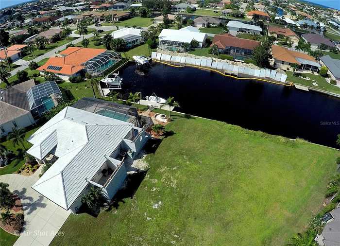 photo 2: 631 COMO COURT, PUNTA GORDA FL 33950