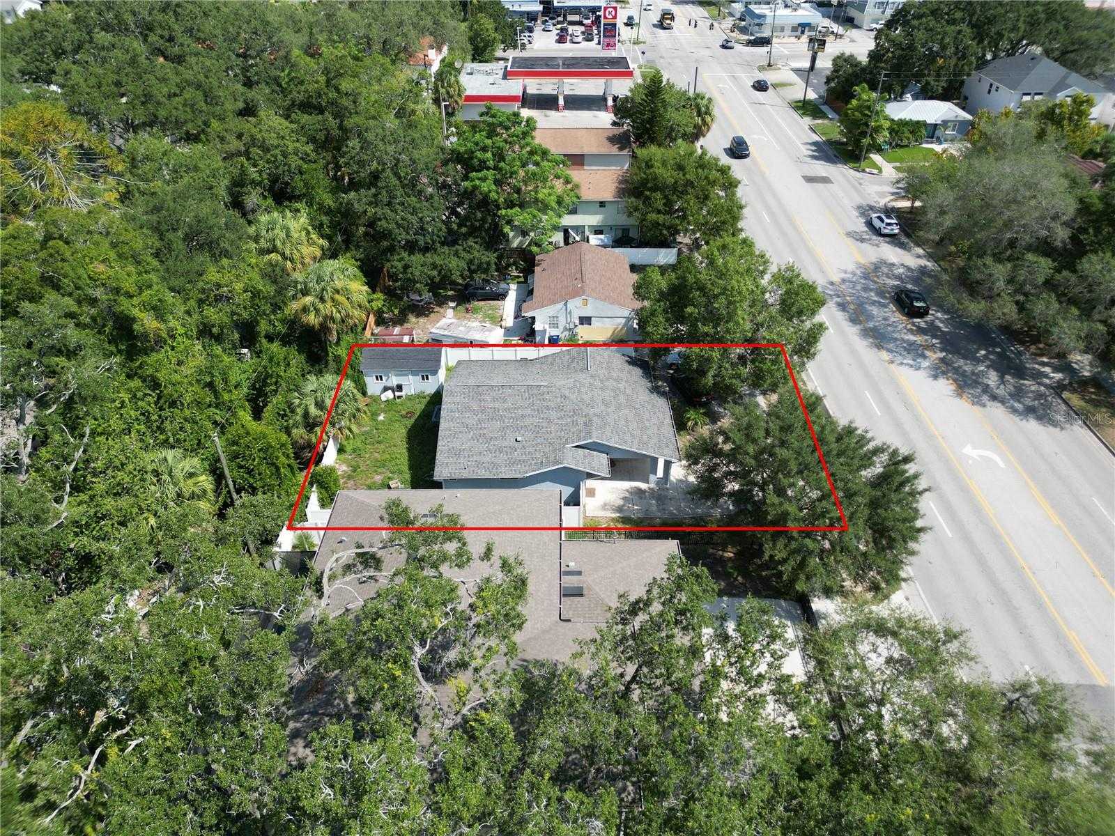 photo 3: 3013 S MANHATTAN AVENUE, TAMPA FL 33629