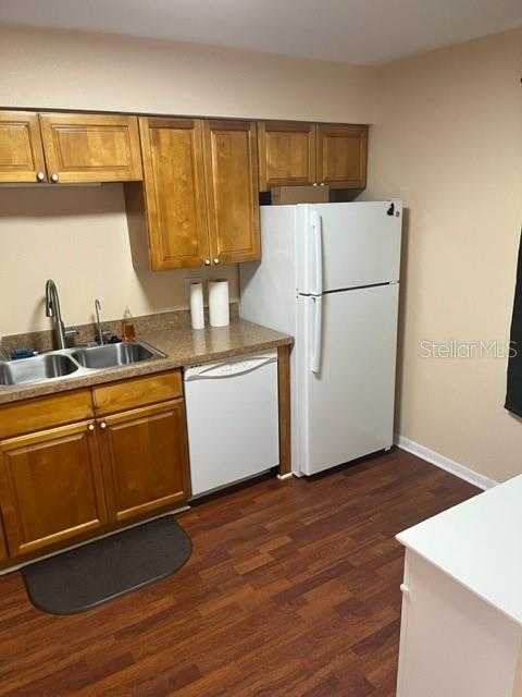 photo 3: 130 E JOHNSON AVENUE Unit 105, LAKE WALES FL 33853