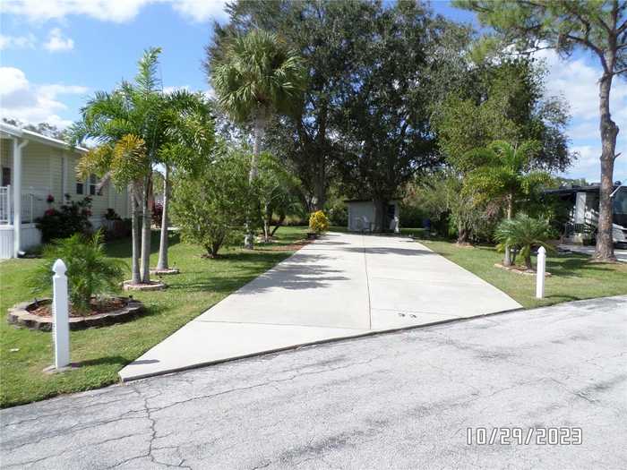 photo 1: 33 W APPALOOSA TRAIL, LAKE WALES FL 33898