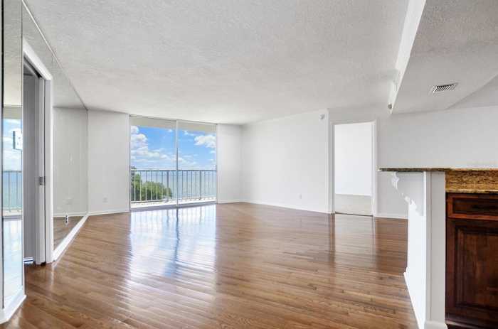 photo 2: 2611 BAYSHORE BOULEVARD Unit 506, TAMPA FL 33629