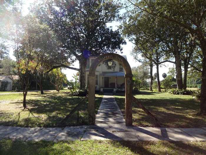 photo 2: 207 E 2ND AVENUE, PIERSON FL 32180