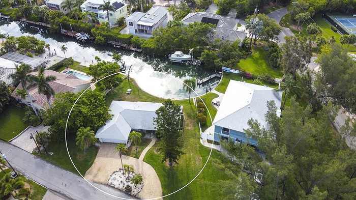 photo 2: 612 MARBURY LANE, LONGBOAT KEY FL 34228