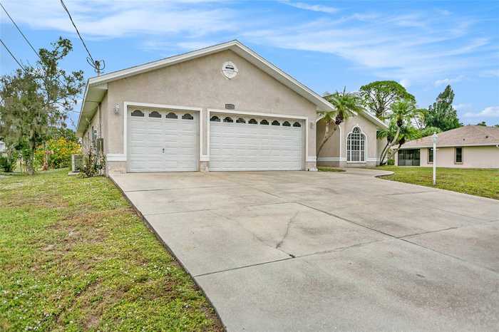 photo 2: 924 TEXAS STREET, ENGLEWOOD FL 34223