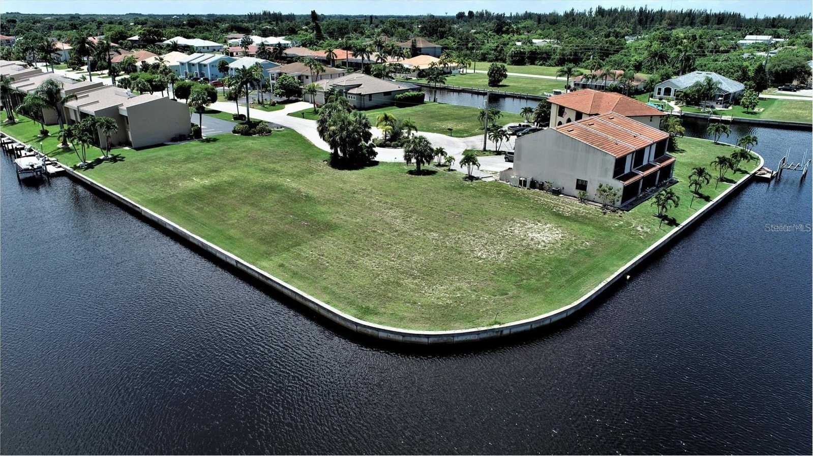 photo 3: 1447 MEDITERRANEAN DRIVE, PUNTA GORDA FL 33950