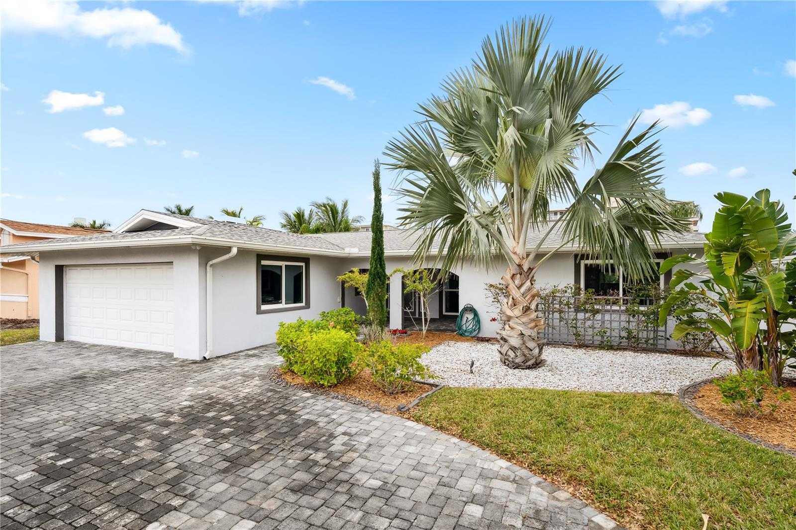 photo 1: 218 LEEWARD ISLAND, CLEARWATER FL 33767