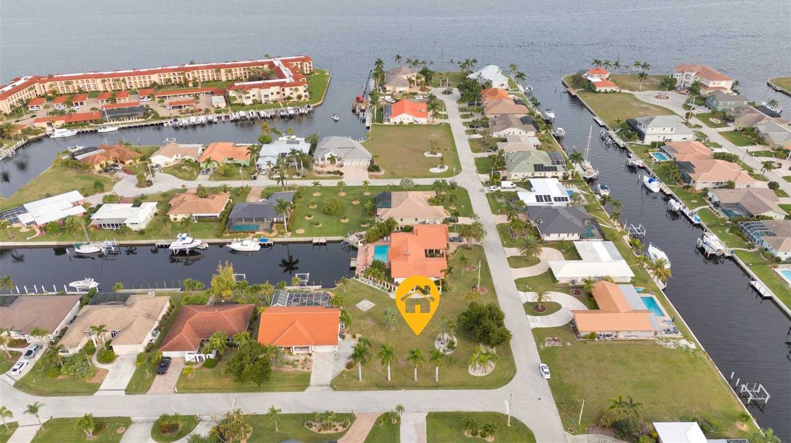 photo 2: 2700 BAY COURT, PUNTA GORDA FL 33950