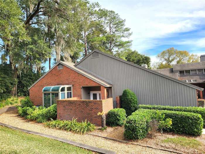 photo 1: 1797 SE CLATTER BRIDGE ROAD, OCALA FL 34471