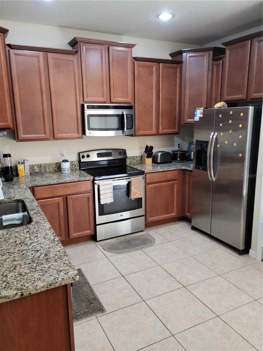 photo 3: 2746 HAMPTON GREEN LANE, BRANDON FL 33511