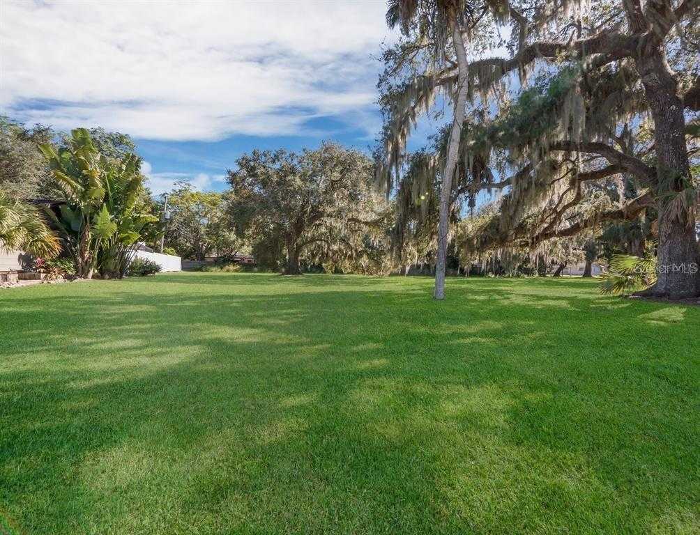 photo 3: 1800 N TAMIAMI TRAIL, SARASOTA FL 34234