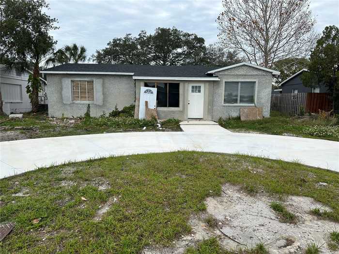 photo 1: 811 40TH AVENUE NE, SAINT PETERSBURG FL 33703