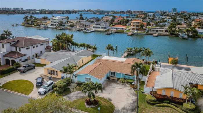 photo 2: 11260 8TH STREET E, TREASURE ISLAND FL 33706